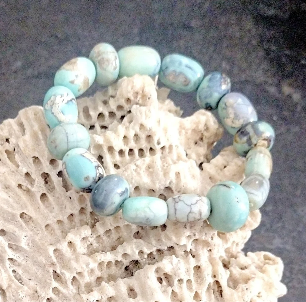 Aqua Terra Agate Gemstone Beaded Stretch Bracelet - Picture 2 of 4